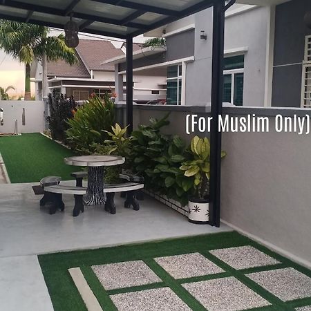 Illa Bella Homestay Jasin Eksteriør bilde